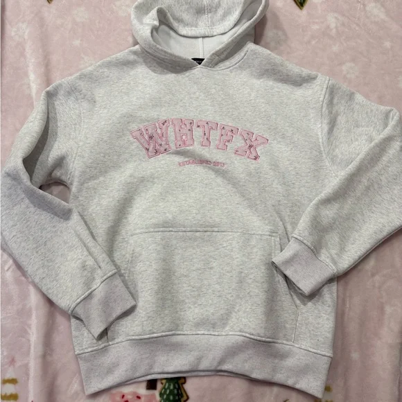 white fox hoodie - Picture 2 of 4